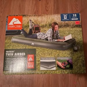 Twin size air mattress